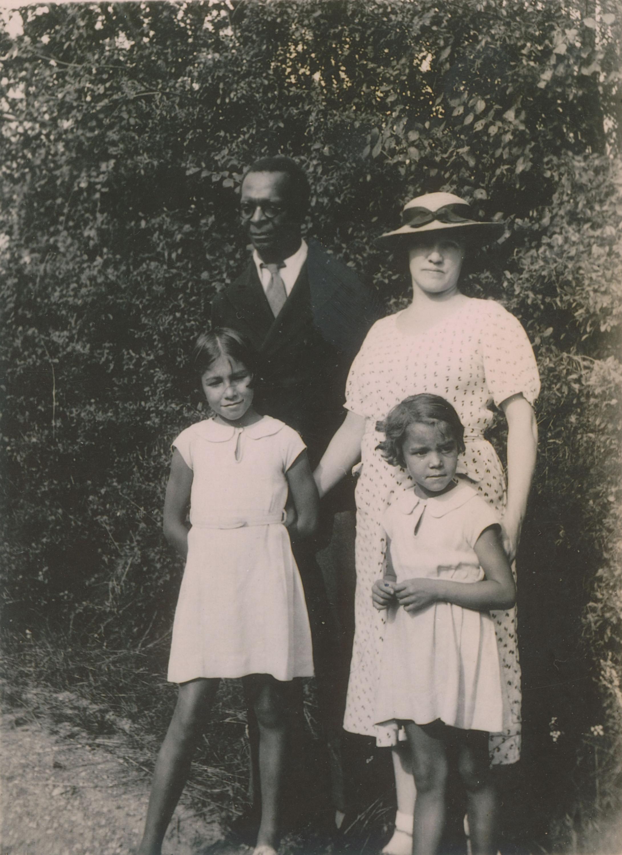 René et Camille Maran et les sœurs Mercès